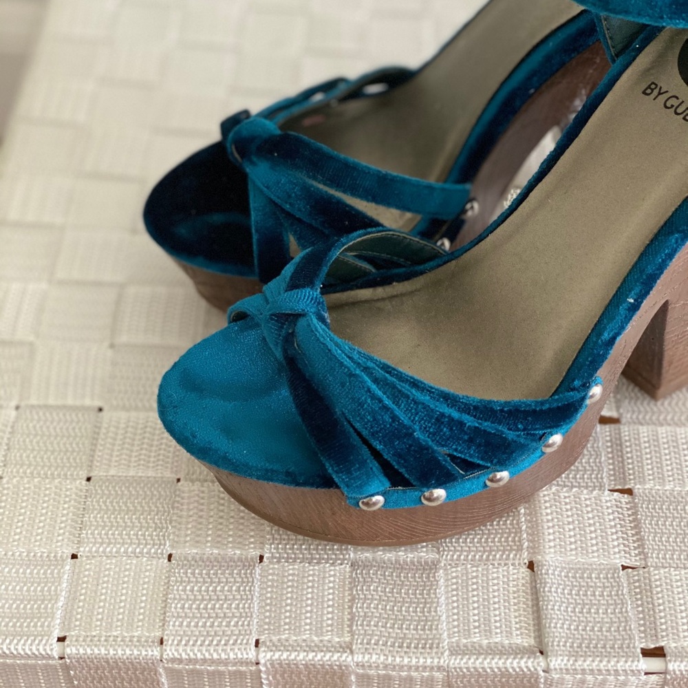 NEW Turquoise Velvet Faux Wood 5” by Guess Sz 5.5 - Picture 8 of 8
